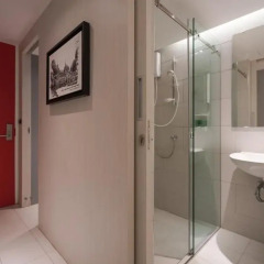 Отель Sleepbox Sukhumvit 22 Кровать в общем номере фото 3