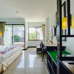 Отель Karon Whale Resort 3* Стандартный номер с двуспальной кроватью фото 8