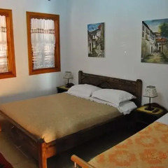 Отель Guesthouse Kris Берат комната для гостей фото 4