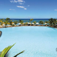 Отель Victoria Beachcomber Resort & Spa бассейн фото 2