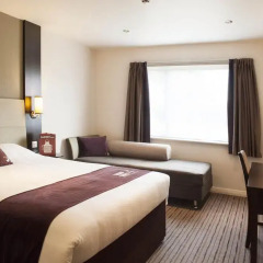 Отель Premier Inn Glasgow Pacific Quay комната для гостей фото 11