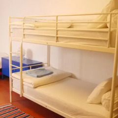 Отель The Wave - Beach 'n' Surf Guesthouse сейф в номере