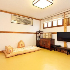 Отель Bukchon Sarangchae Hanok Guesthouse Южная Корея, Сеул - отзывы, цены и фото номеров - забронировать отель Bukchon Sarangchae Hanok Guesthouse онлайн комната для гостей фото 3