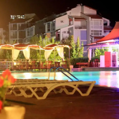 Отель Elit 3 Holiday Apartments Болгария, Солнечный берег - отзывы, цены и фото номеров - забронировать отель Elit 3 Holiday Apartments онлайн бассейн фото 2