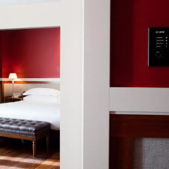 Hotel 1898 сейф в номере