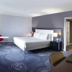 Отель Hilton Brussels Grand Place 4* Стандартный номер с двуспальной кроватью фото 2