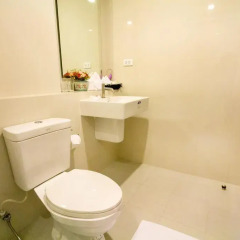 Отель The Cozy@The Base Pattaya ванная фото 2