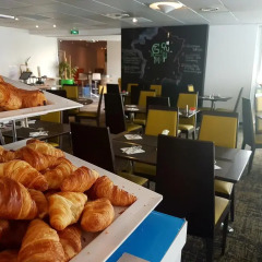 Отель Novotel Toulouse Purpan Aéroport Франция, Тулуза - отзывы, цены и фото номеров - забронировать отель Novotel Toulouse Purpan Aéroport онлайн питание фото 2