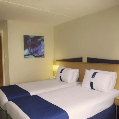 Отель Holiday Inn Express Glasgow Theatreland 3* Стандартный номер с разными типами кроватей
