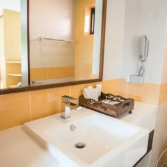 Отель Terrazzo Resort Phuket ванная фото 2