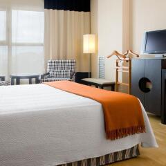 Отель NH Valencia Center 4* Стандартный номер с разными типами кроватей фото 3