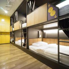 BRB Hostel Bangkok Silom Кровать в женском общем номере с двухъярусной кроватью