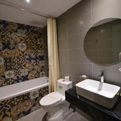 Hanoi Emerald Waters Hotel Trendy 3* Номер Делюкс с различными типами кроватей фото 4