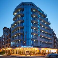 Отель Family Hotel Regata Болгария, Поморие - отзывы, цены и фото номеров - забронировать отель Family Hotel Regata онлайн вид на фасад фото 4
