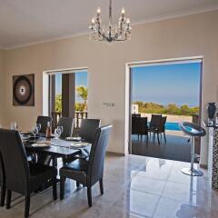 Отель Akefalou Sea View Villa гостиничный бар