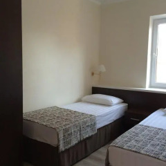 Гостиница Guest House Eurasia Семейный номер Делюкс с двуспальной кроватью фото 5
