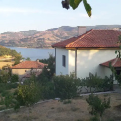 Отель Mihaela Lake Retreat Болгария, Карджали - отзывы, цены и фото номеров - забронировать отель Mihaela Lake Retreat онлайн