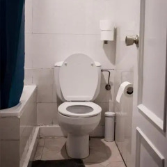 Отель Beach Break Guesthouse Испания, Сан-Себастьян - отзывы, цены и фото номеров - забронировать отель Beach Break Guesthouse онлайн ванная
