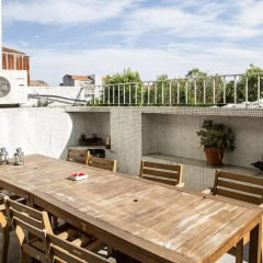 Отель Downtown with Terrace - 4 Bedrooms Порту