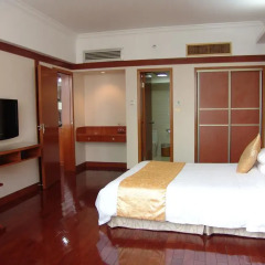 Отель Golden Lustre 3* Улучшенный люкс