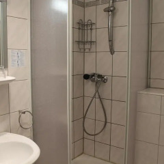 Отель Am Sendlinger Tor 3* Кровать в общем номере фото 3