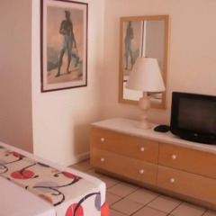 Pineapple Court Hotel удобства в номере
