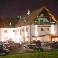 Отель Hostal Rural Haizea Ронсесвальес парковка