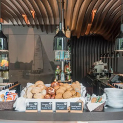Отель Motel One Hamburg-Alster Германия, Гамбург - отзывы, цены и фото номеров - забронировать отель Motel One Hamburg-Alster онлайн питание фото 3
