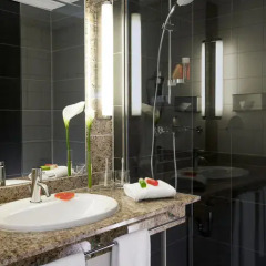 Отель NH Collection Berlin Mitte Am Checkpoint Charlie 4* Стандартный номер с разными типами кроватей фото 14