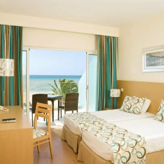 Dom Jose Beach Hotel 3* Улучшенный номер с двуспальной кроватью фото 15