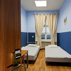 A Plus Hotel and Hostel Стандартный номер с 2 отдельными кроватями (общая ванная комната) фото 4