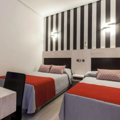 Отель Hostal Castilla I. Стандартный номер с различными типами кроватей фото 6