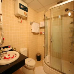 Отель Hanoi Guesthouse Номер Делюкс фото 9