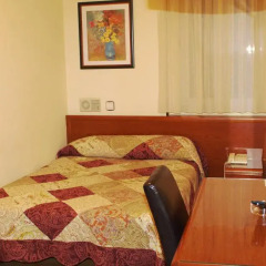 Отель Hostal San Glorio 2* Стандартный номер с различными типами кроватей