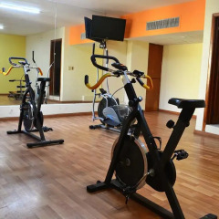 Отель Santiago De Compostela Hotel Мексика, Гвадалахара - отзывы, цены и фото номеров - забронировать отель Santiago De Compostela Hotel онлайн фитнесс-зал