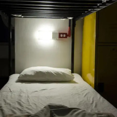 Hostel Mundo Joven Catedral Кровать в общем номере фото 11