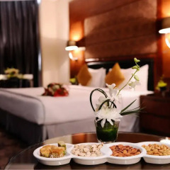 Отель Al Hamra Palace By Warwick 4* Улучшенный люкс с различными типами кроватей фото 4