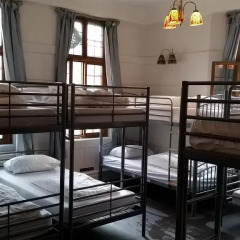 The Walrus Bar and Hostel Кровать в общем номере с двухъярусной кроватью фото 15