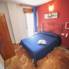 Отель Hostal Nevot Стандартный номер с различными типами кроватей фото 2