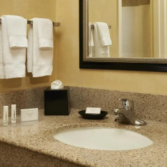 Отель Courtyard Columbus Worthington 3* Стандартный номер с различными типами кроватей