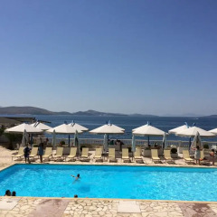 Отель Andon Lapa Suites бассейн