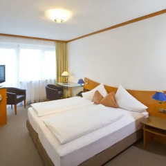 Hotel Penz West 4* Стандартный номер с двуспальной кроватью
