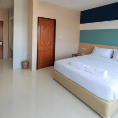 Отель JJ Residence Phuket Town 3* Улучшенный номер с различными типами кроватей фото 4