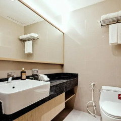 Отель Three Sukhumvit 3* Улучшенный номер фото 8
