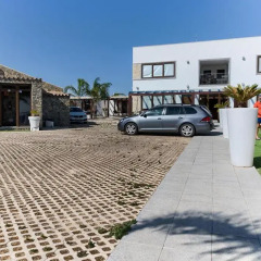 Отель El Caseron de Conil & Spa парковка