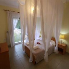 Отель Beachfront Barbati Villas комната для гостей фото 2