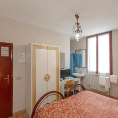 Hotel Masaccio Номер с общей ванной комнатой с различными типами кроватей (общая ванная комната) фото 8