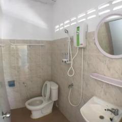 Отель Marina Hut Guest House - Klong Nin Beach 2* Стандартный номер с различными типами кроватей фото 3