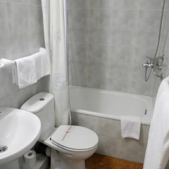 Hotel Lloret Ramblas Барселона ванная