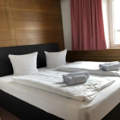 Отель Gästehaus Edinger 2* Апартаменты с 2 отдельными кроватями
